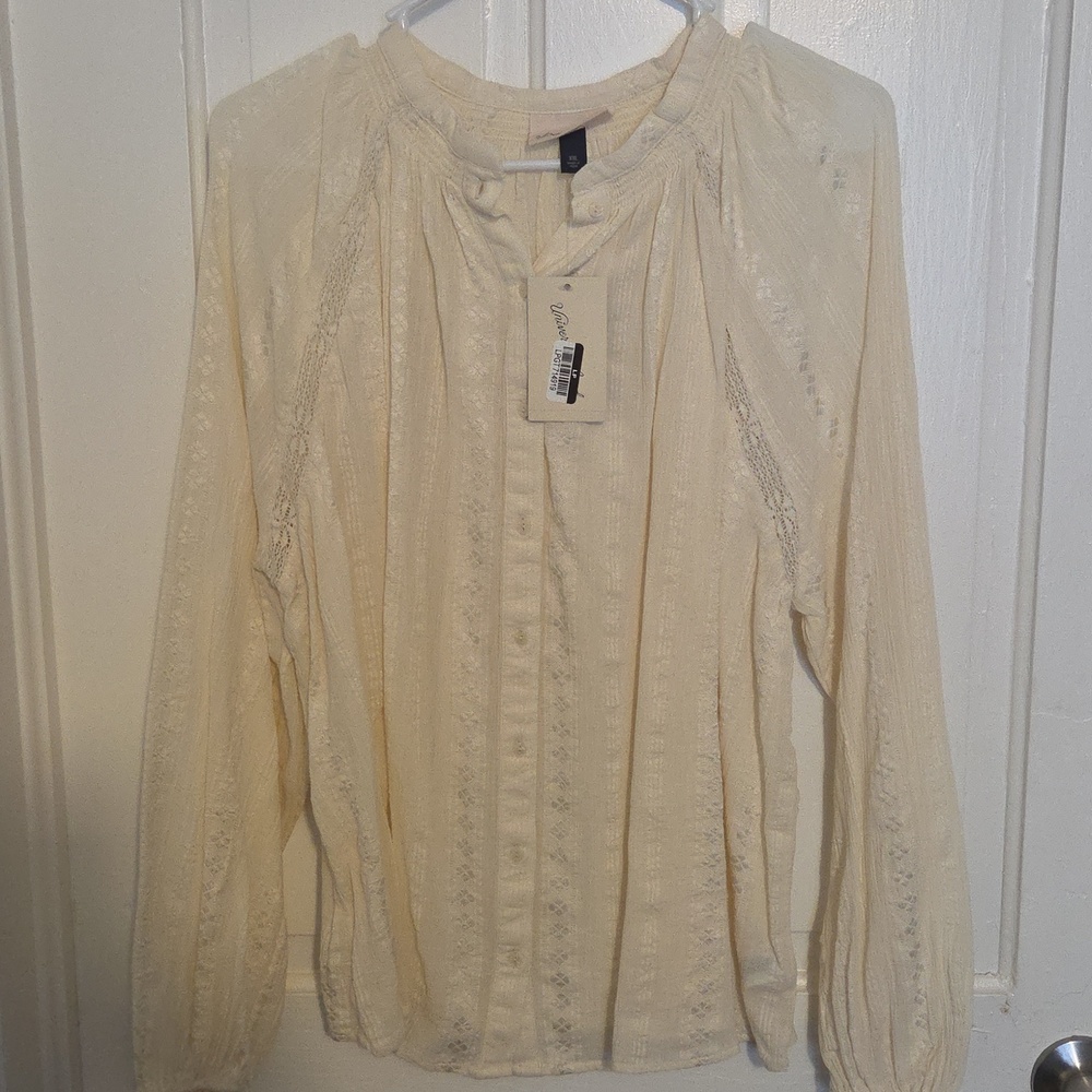 100 TO 200 GAP, EDDIE BAUER, COLUMBIA, LEVI, PUMA, DKNY, Adidas, AND MORE Palle